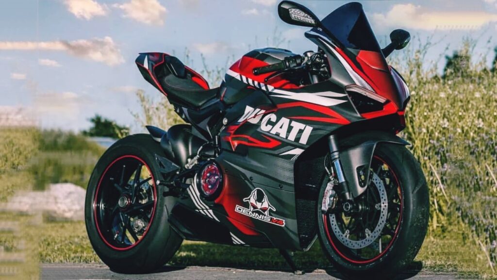 Ducati red black